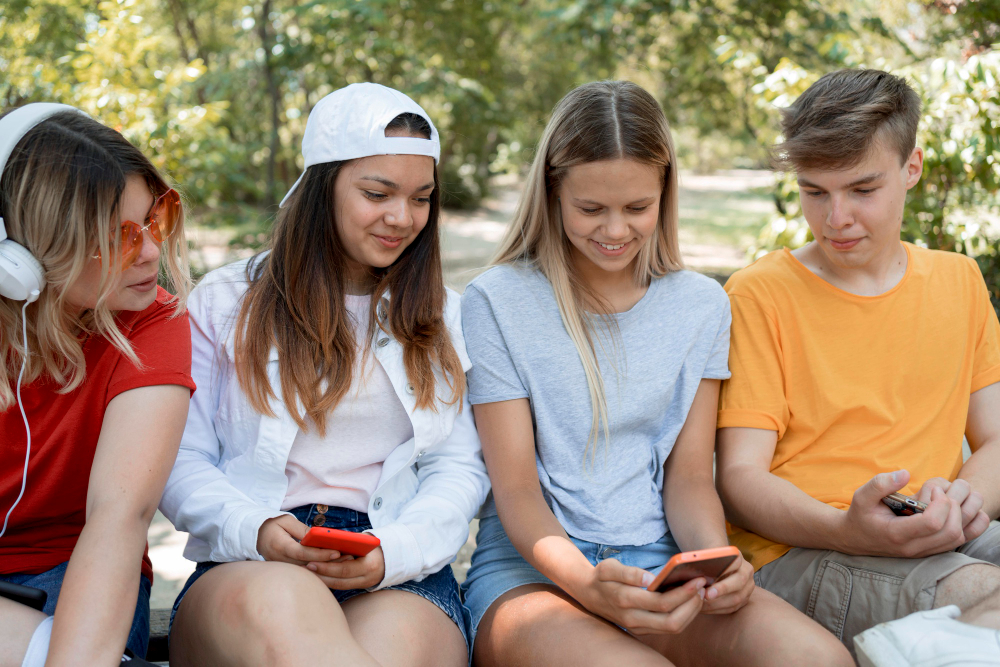 deca-mobilni-telefoni-skola